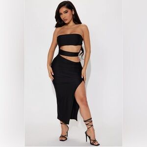 Fashion Nova never worn dress- size large- boob area didn’t fit me